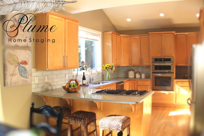 Lifestyle elements in simple fashion brightens kitchen